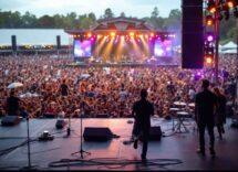 Irama durante la performance di 'Lentamente' a Sanremo 2025